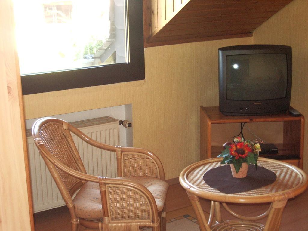 Hotel Gaestehaus Resi Zeltingen-Rachtig Pokoj fotografie