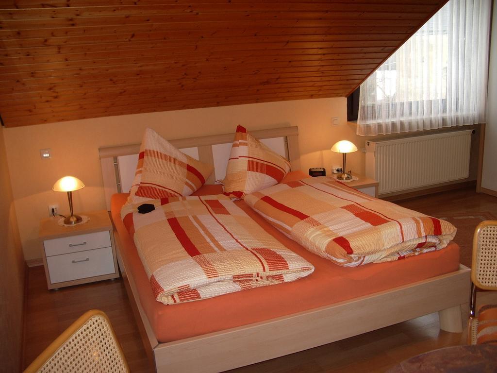 Hotel Gaestehaus Resi Zeltingen-Rachtig Pokoj fotografie